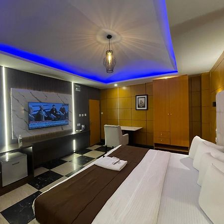 Presken Hotel At International Airport Road 이케야 외부 사진