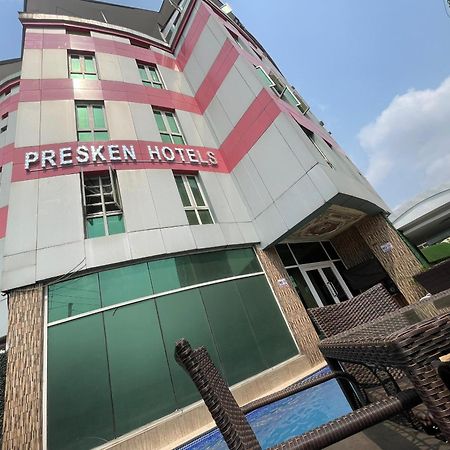 Presken Hotel At International Airport Road 이케야 외부 사진
