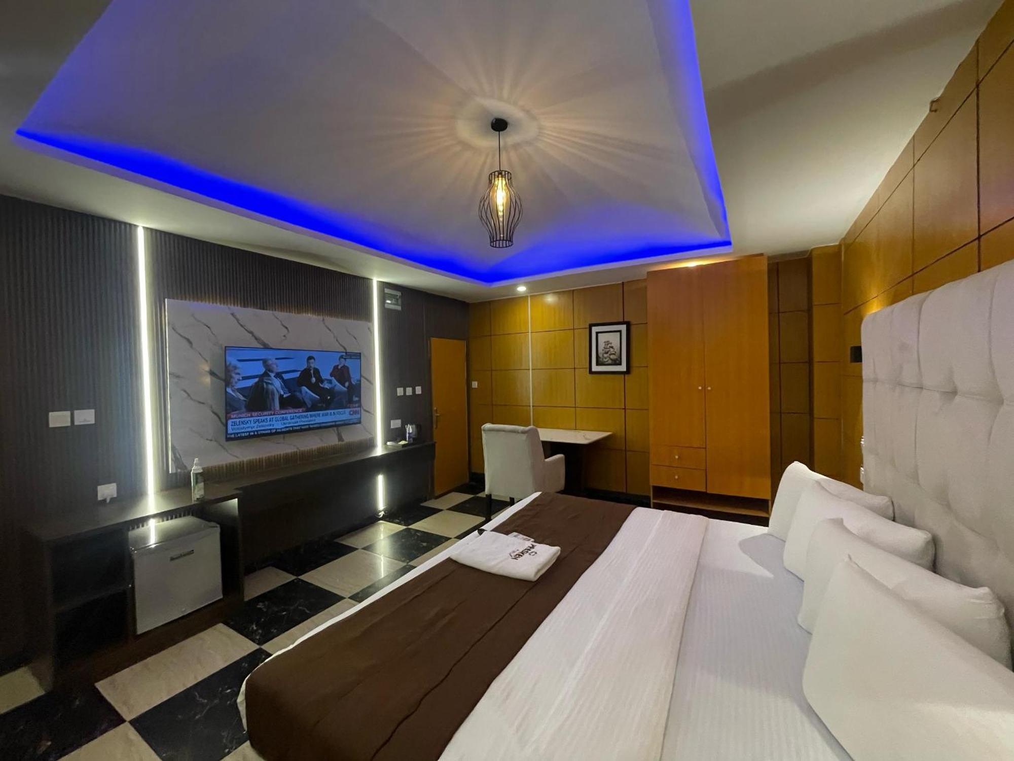 Presken Hotel At International Airport Road 이케야 외부 사진