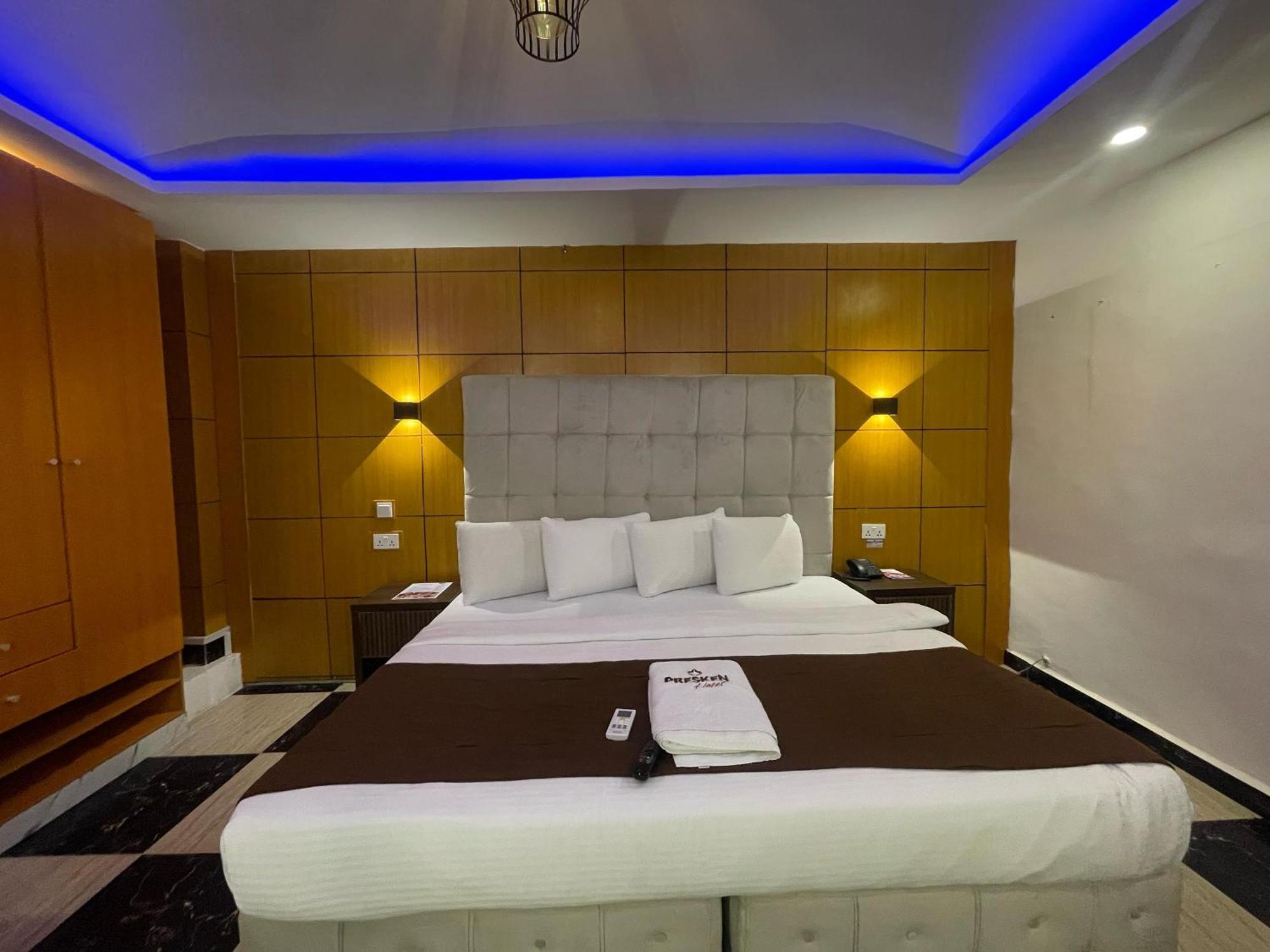Presken Hotel At International Airport Road 이케야 외부 사진