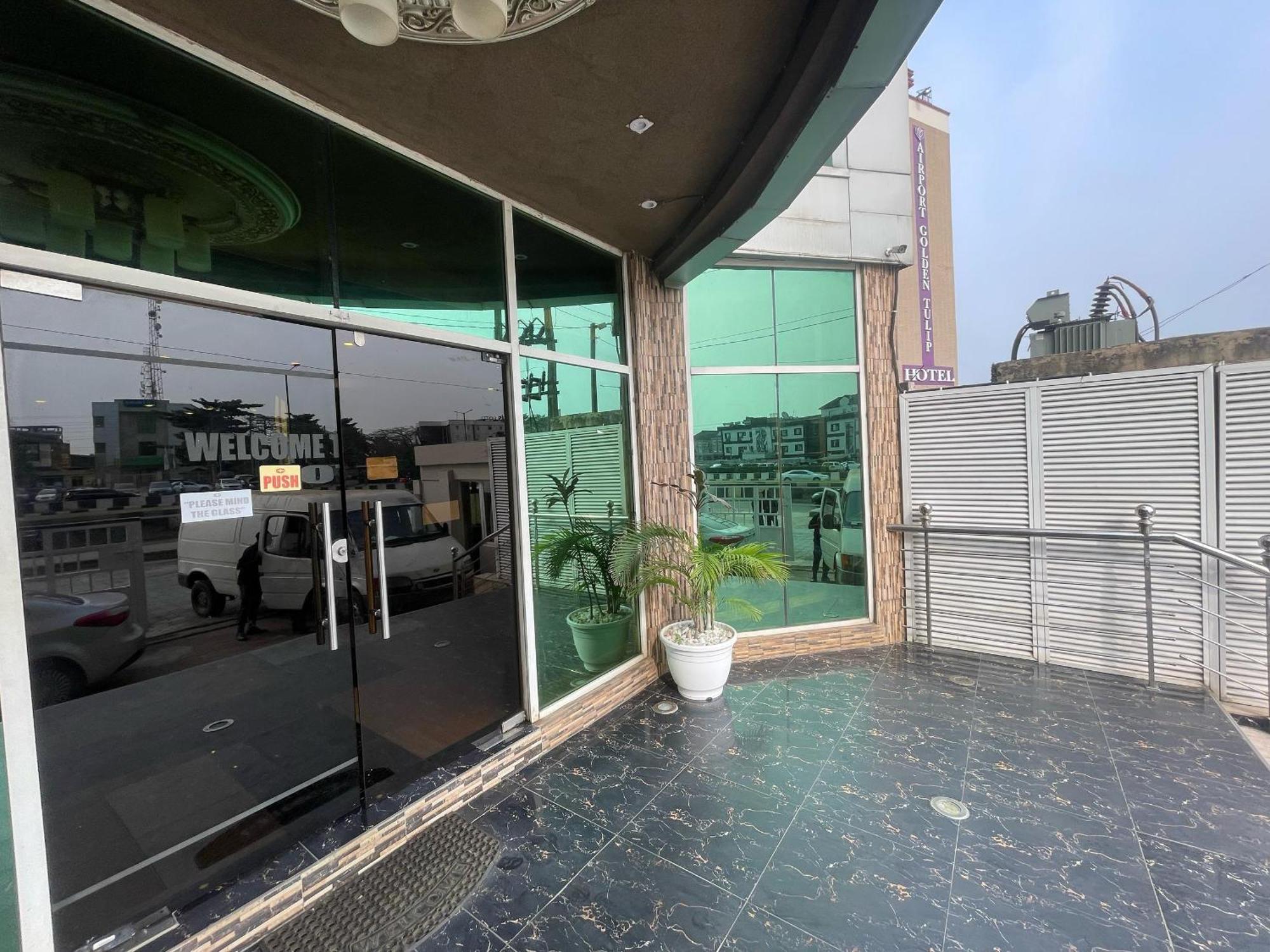 Presken Hotel At International Airport Road 이케야 외부 사진