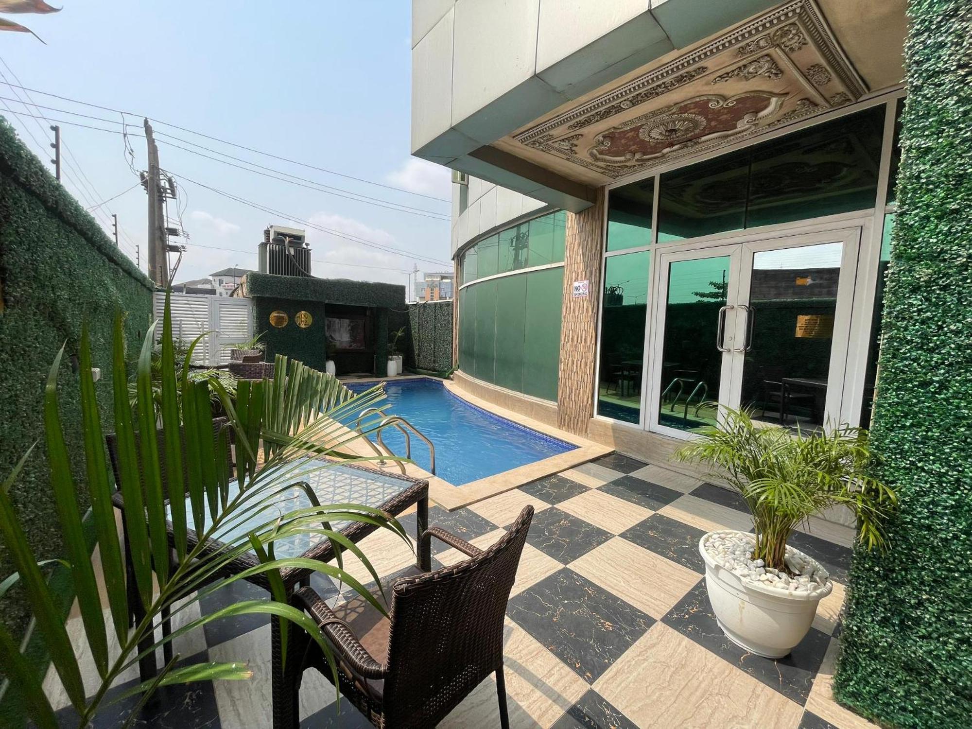 Presken Hotel At International Airport Road 이케야 외부 사진
