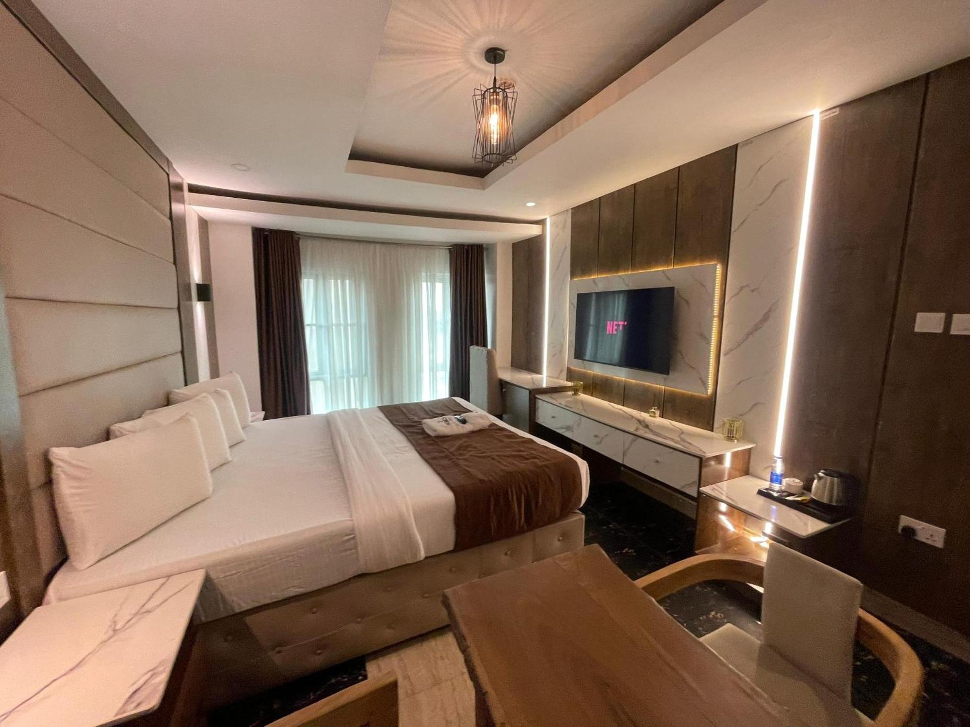 Presken Hotel At International Airport Road 이케야 외부 사진