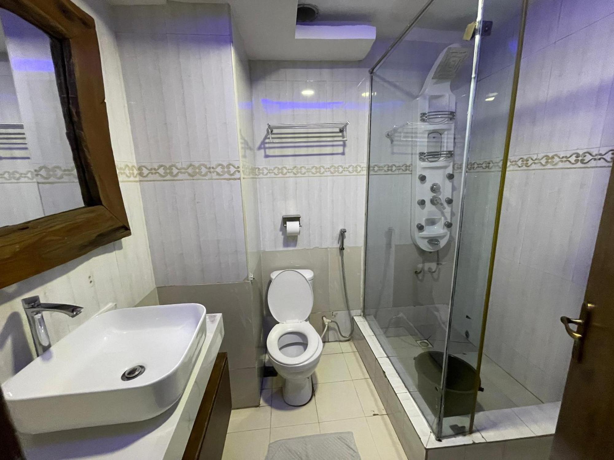 Presken Hotel At International Airport Road 이케야 외부 사진