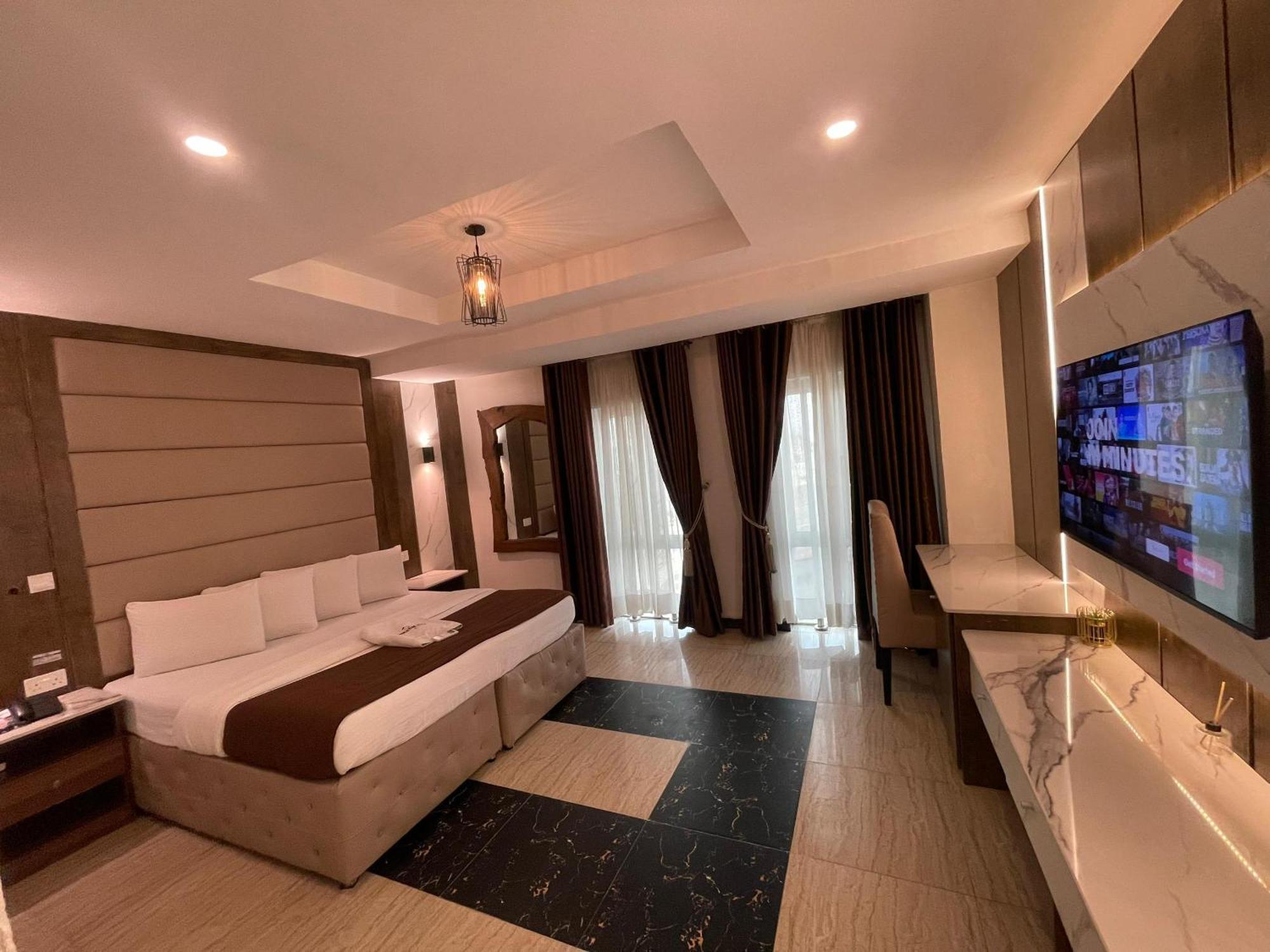 Presken Hotel At International Airport Road 이케야 외부 사진
