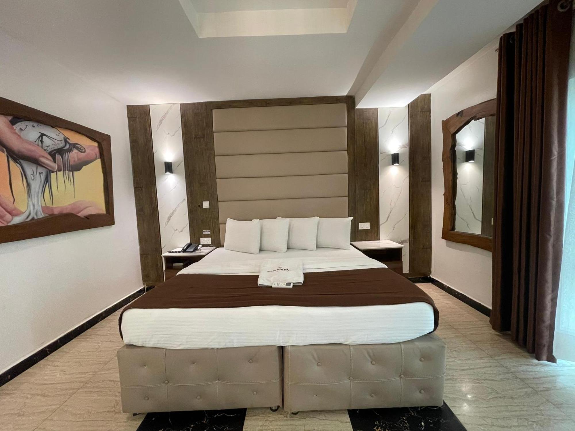 Presken Hotel At International Airport Road 이케야 외부 사진