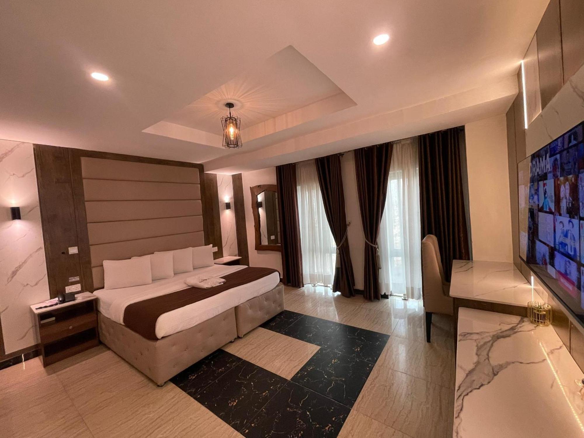 Presken Hotel At International Airport Road 이케야 외부 사진